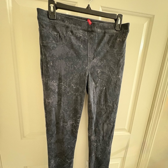 Spanx Medium Skinny Jeans – Dark Wash Marble Print - Picture 4 of 4